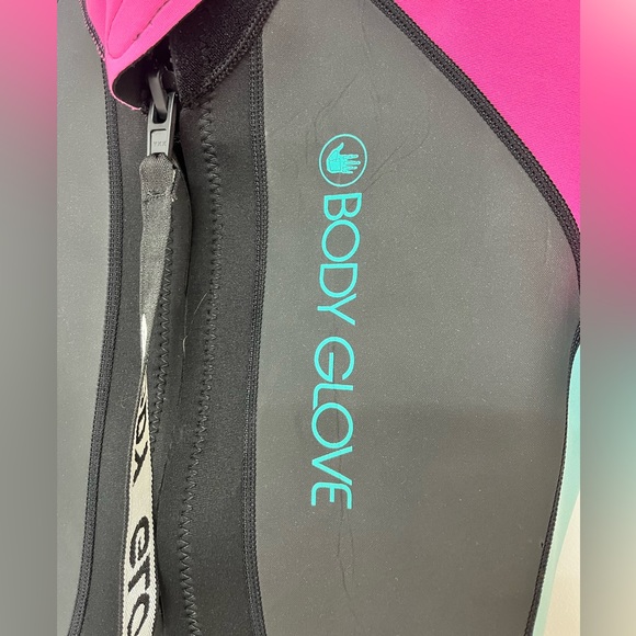 Women’s short style Body Glove warm wet suit. High Viz - M 7/8. New with tags - Picture 7 of 8